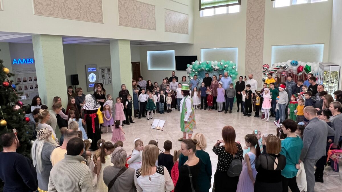 Для детей сотрудников Концерна «Созвездие» Профсоюзом предприятия были организованы новогодние утренники