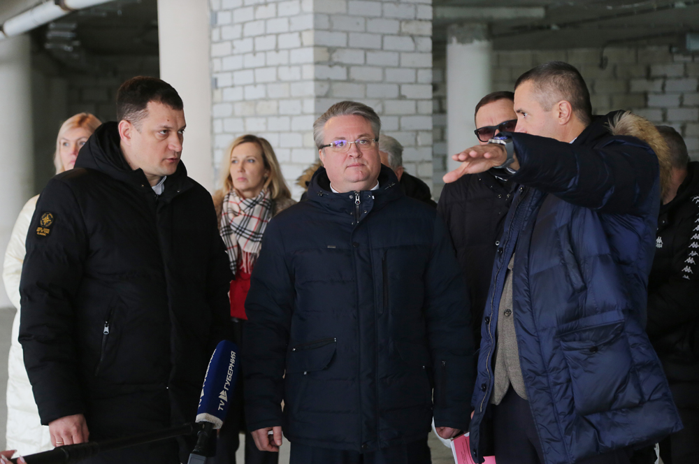 Главе Воронежа Вадиму Кстенину представили директора мегашколы