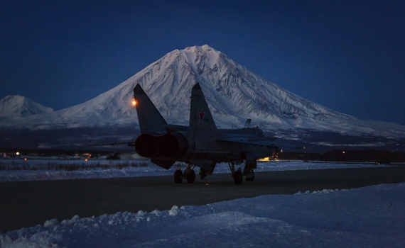 России нужен не красивый бомбардировщик пятого поколения, а МиГ-31 России нужен не красивый бомбардировщик пятого поколения, а МиГ-31