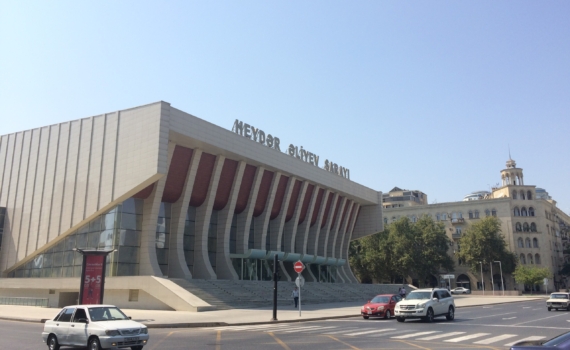 Баку и Лондон не идут на открытое противостояние с Москвой, но лишь пока идет СВО